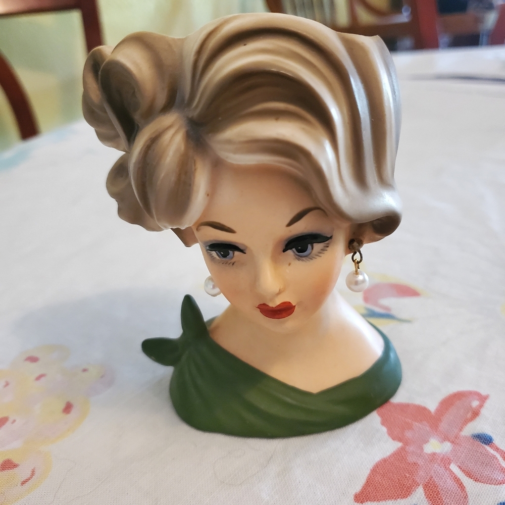 Elegant 4" Napco Lady Head Vase with Green Dress C7313